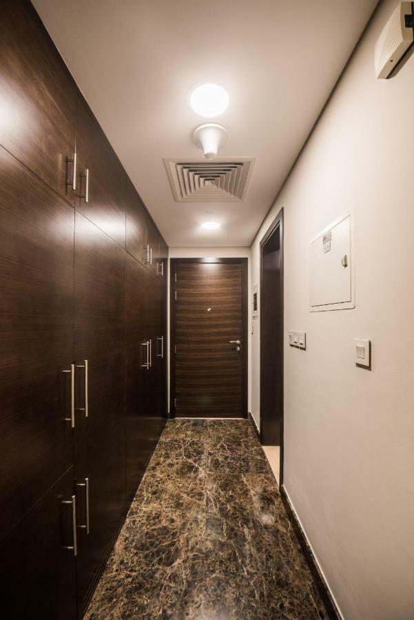 Fantastay - Luxury Studio Sparkle Tower Dubai Marina Екстериор снимка